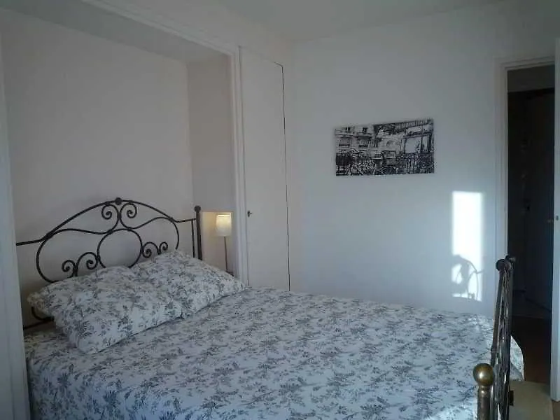 Passy Apartment location